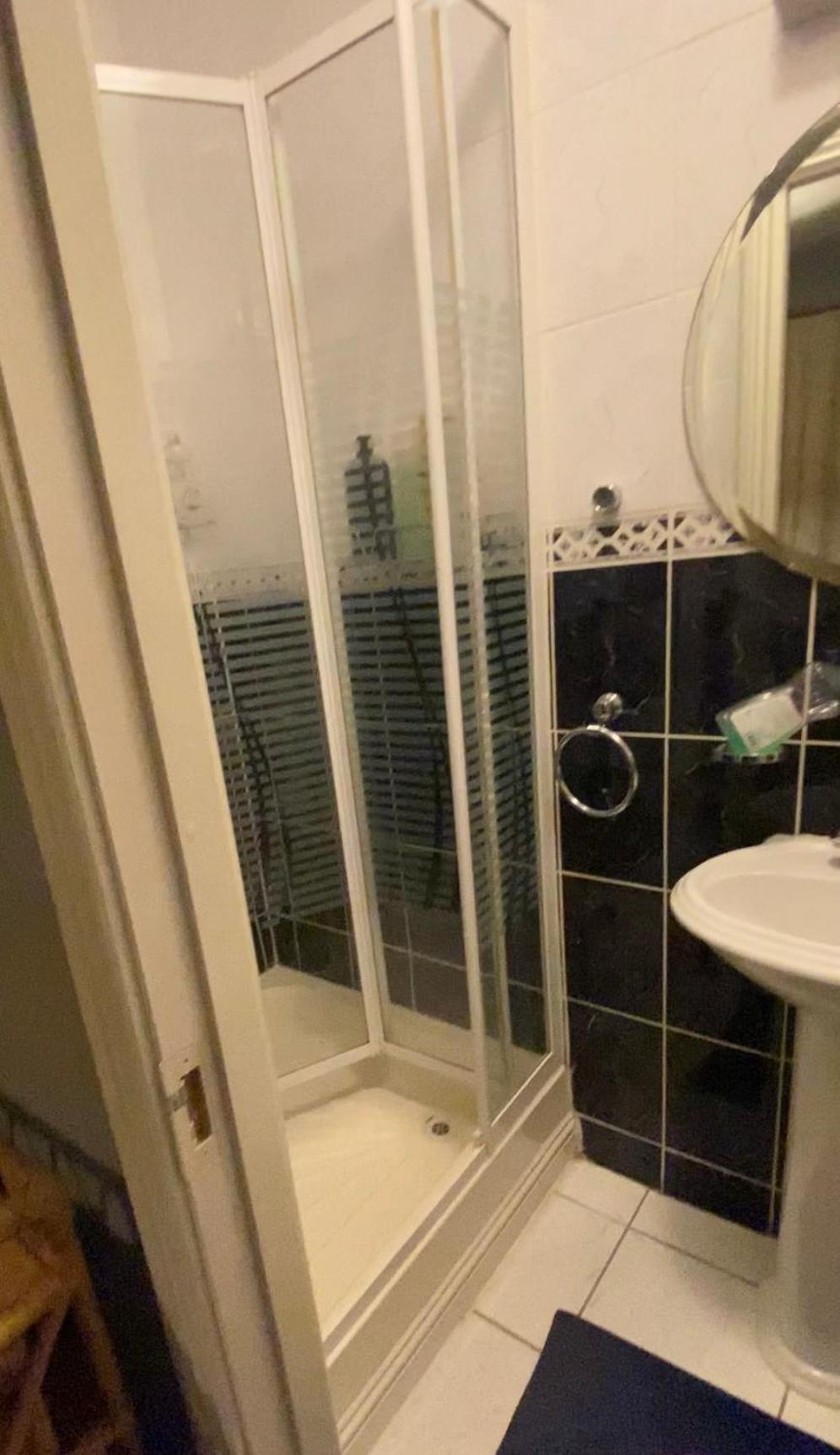 Dublin Airport Big Rooms With Bathroom Outside Room - Kitchen Only 7 Days Reservation Kültér fotó